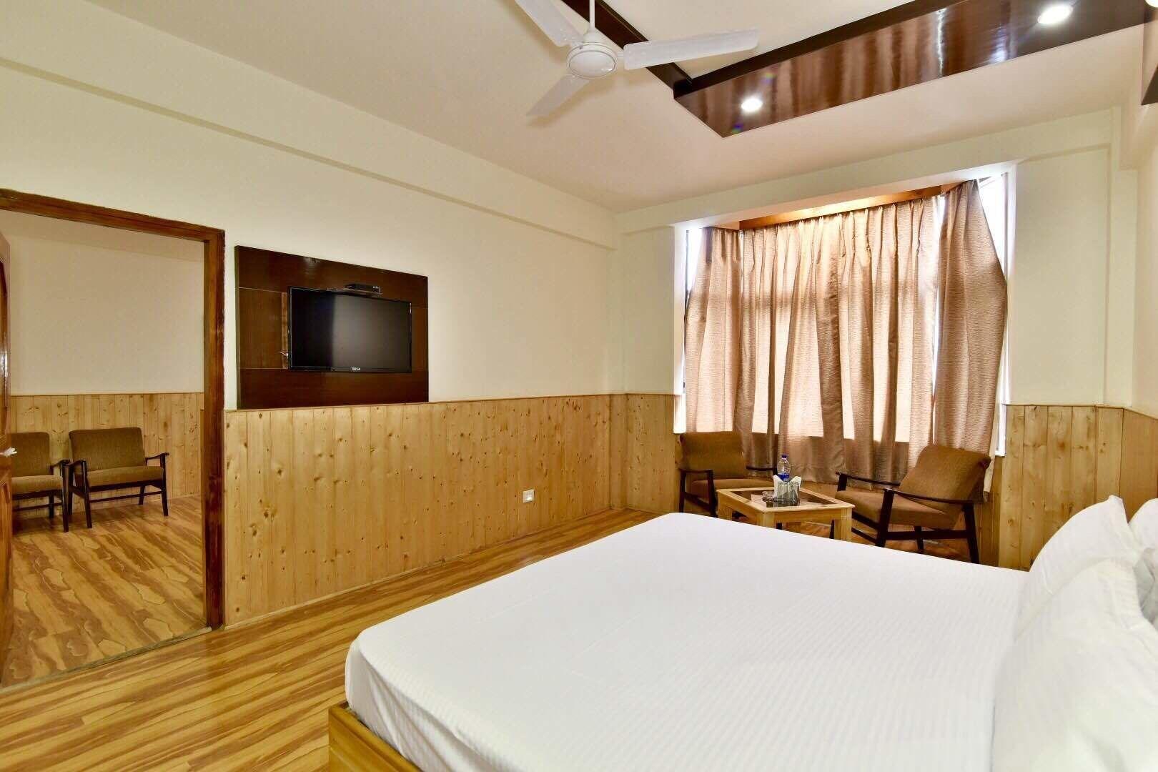 Hotel Devlok Manāli Exteriör bild